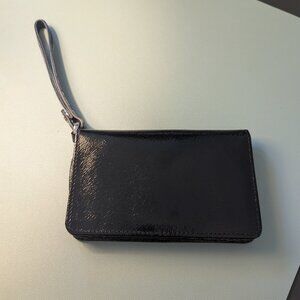 HOBO Ally Phone Wristlet - Black Patent Leather